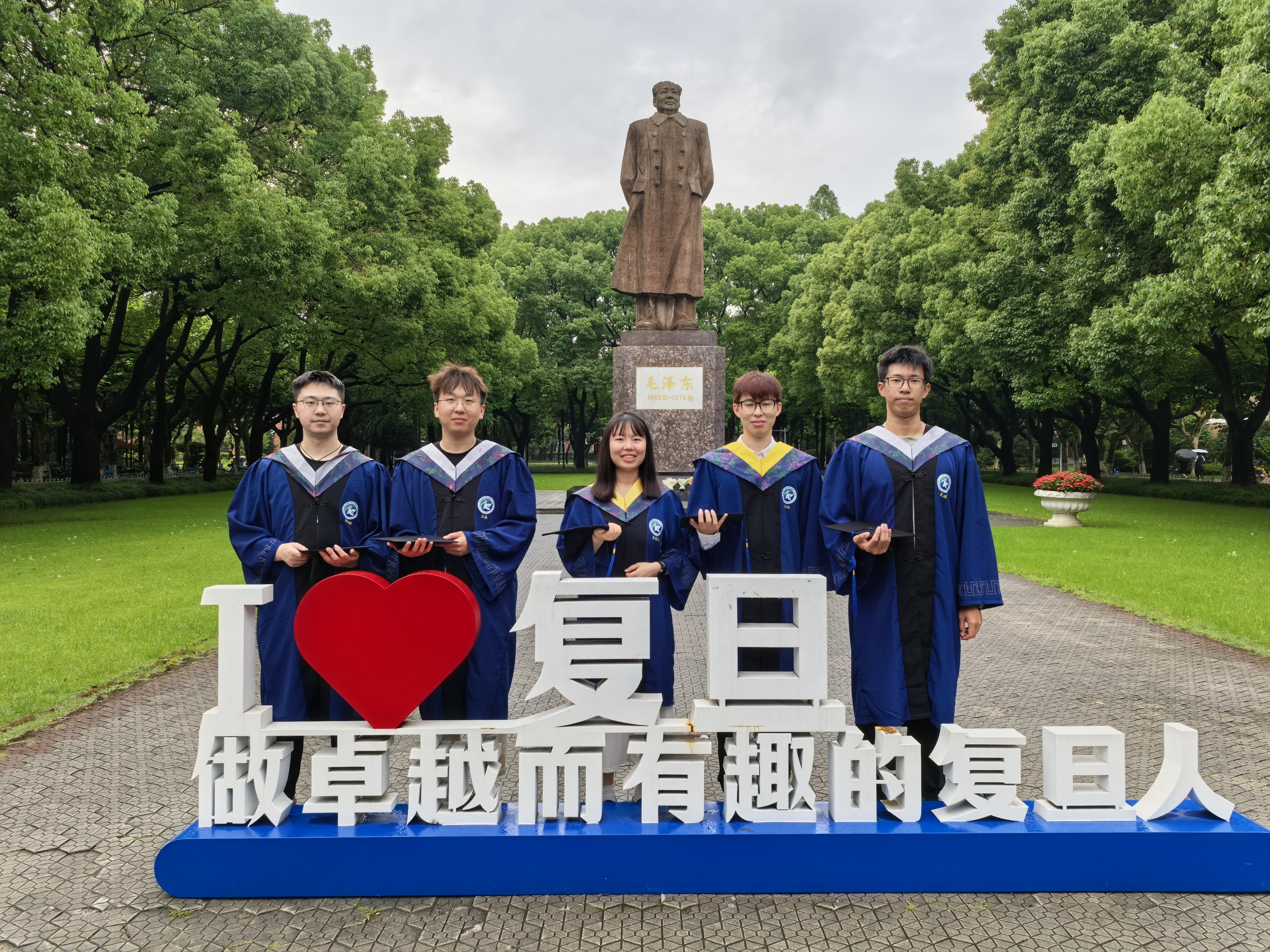 Congratulations to the 2025 MSc and PhD students of the RFiCAE group on their graduation!